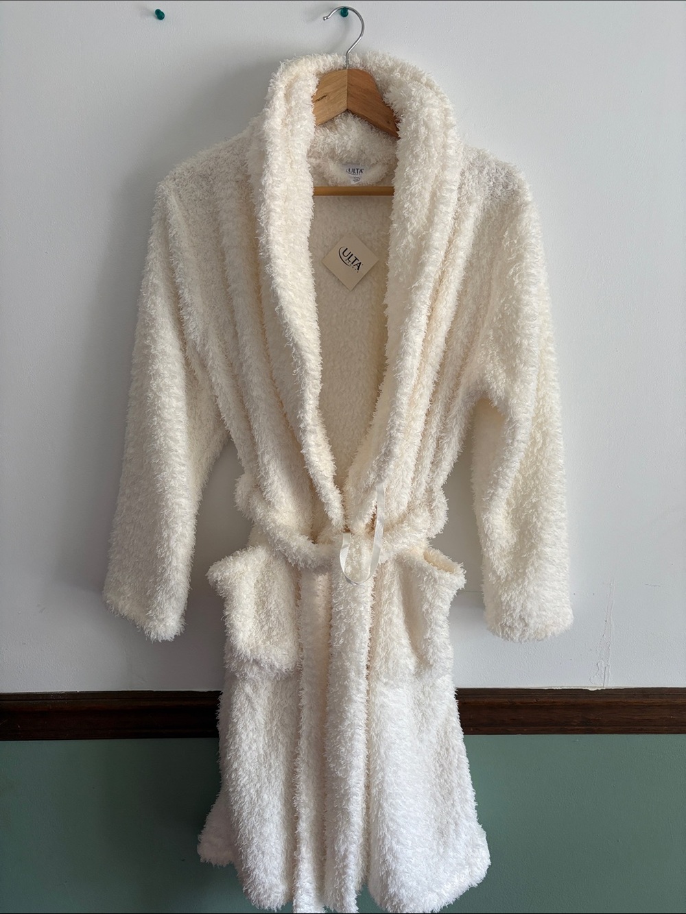 Ulta beauty Women’s Super soft Robe Size S/M